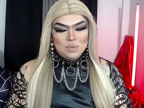 michellevixen922 online show from 11.25.25