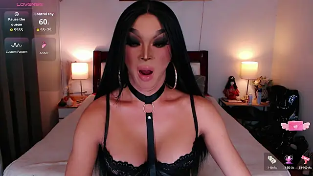 Snapshot of xQueenElektrax chatting on 09.15.25 xQueenElektrax online show from 09.15.25