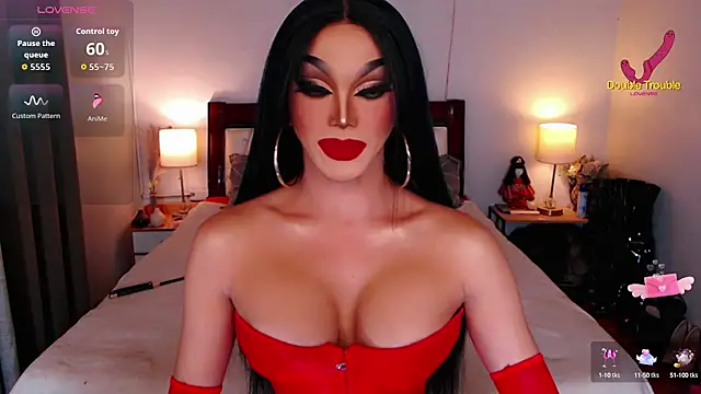 Snapshot of xQueenElektrax chatting on 09.22.25 xQueenElektrax online show from 09.22.25