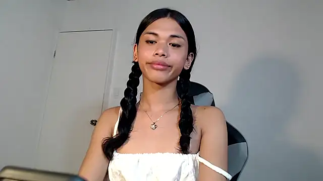 Snapshot of urcurlydiva chatting on 11.03.25 urcurlydiva online show from 11.03.25