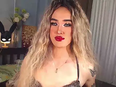 Snapshot of AleinaCroft chatting on 09.13.25 AleinaCroft online show from 09.13.25