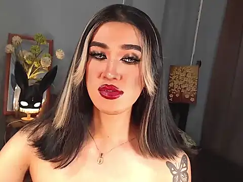 Snapshot of AleinaCroft chatting on 09.19.25 AleinaCroft online show from 09.19.25