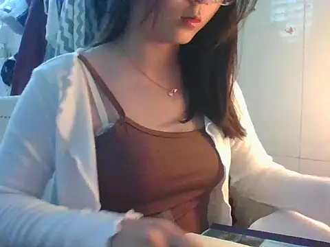 Linzly online show from 12.17.25