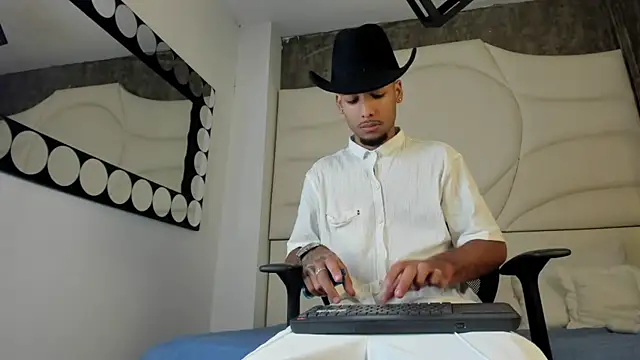 Snapshot of Thiagoferreti chatting on 09.09.25 Thiagoferreti online show from 09.09.25