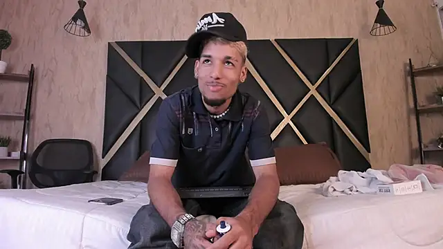 Snapshot of Thiagoferreti chatting on 09.10.25 Thiagoferreti online show from 09.10.25