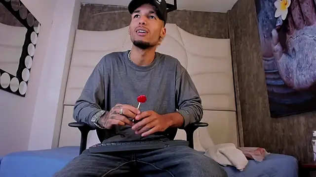 Snapshot of Thiagoferreti chatting on 09.11.25 Thiagoferreti online show from 09.11.25