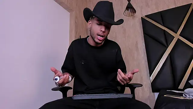 Snapshot of Thiagoferreti chatting on 09.19.25 Thiagoferreti online show from 09.19.25