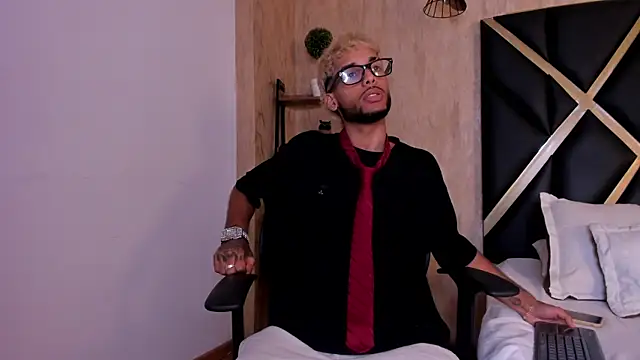 Snapshot of Thiagoferreti chatting on 09.27.25 Thiagoferreti online show from 09.27.25