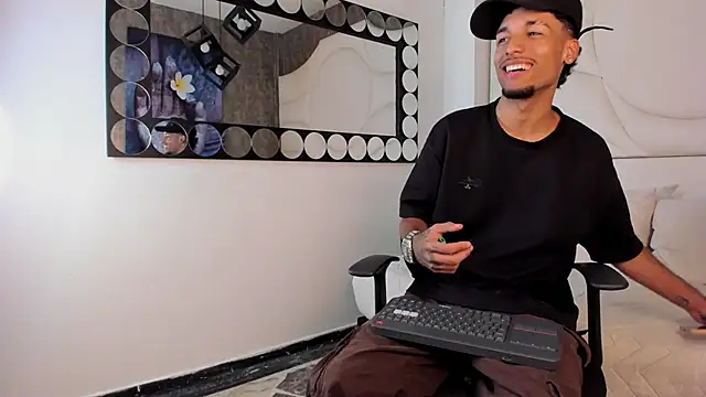 Snapshot of Thiagoferreti chatting on 10.03.25 Thiagoferreti online show from 10.03.25