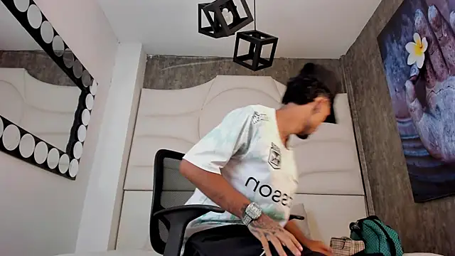 Snapshot of Thiagoferreti chatting on 10.04.25 Thiagoferreti online show from 10.04.25