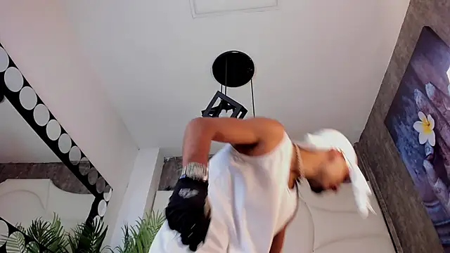 Snapshot of Thiagoferreti chatting on 10.15.25 Thiagoferreti online show from 10.15.25