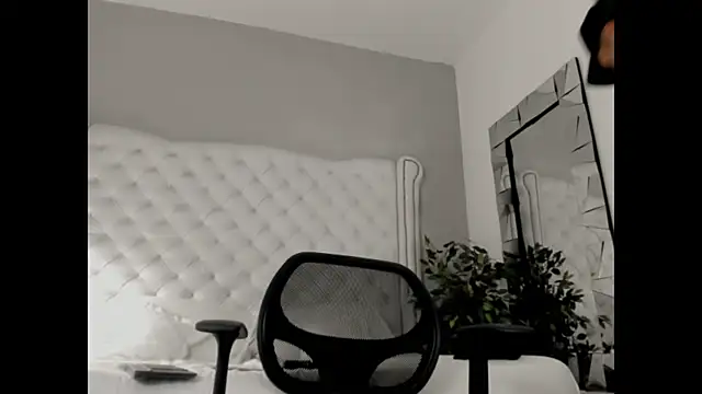 Snapshot of Thiagoferreti chatting on 10.23.25 Thiagoferreti online show from 10.23.25