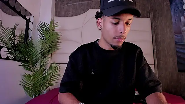 Snapshot of Thiagoferreti chatting on 11.12.25 Thiagoferreti online show from 11.12.25