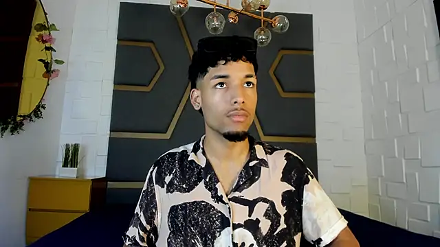 Snapshot of Thiagoferreti chatting on 11.22.25 Thiagoferreti online show from 11.22.25