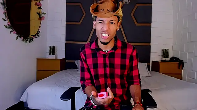 Snapshot of Thiagoferreti chatting on 11.26.25 Thiagoferreti online show from 11.26.25