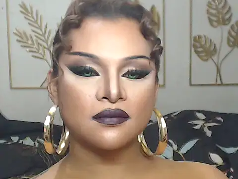Snapshot of GoddessOFALLx chatting on 05.10.26 GoddessOFALLx online show from 05.10.26