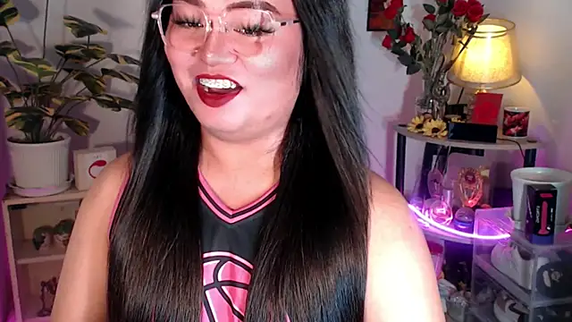 Snapshot of YourSweet-mich chatting on 11.10.25 YourSweet-mich online show from 11.10.25