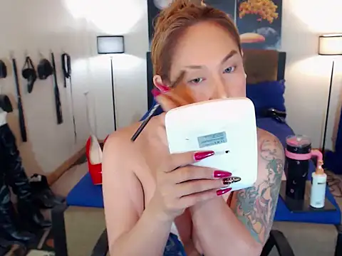 Allysonevanns online show from 02.06.26