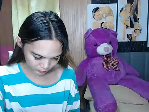 Snapshot of Raffa_ella69 chatting on 11.27.25 Raffa ella69 online show from 11.27.25