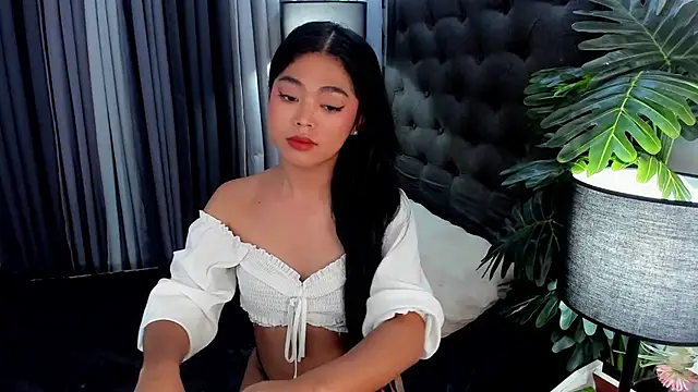 Snapshot of AsianHugecockAnna chatting on 06.19.26 AsianHugecockAnna online show from 06.19.26