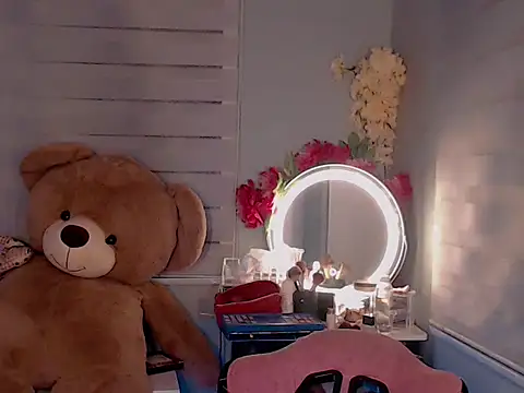 Snapshot of KathRouge chatting on 10.08.25 KathRouge online show from 10.08.25