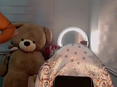 Snapshot of KathRouge chatting on 10.10.25 KathRouge online show from 10.10.25