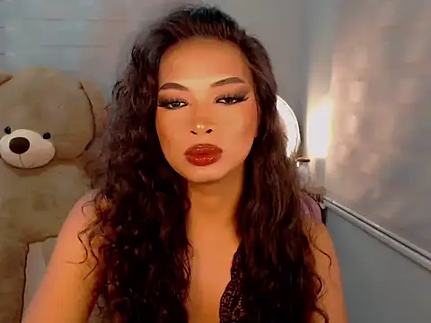 Snapshot of KathRouge chatting on 10.17.25 KathRouge online show from 10.17.25