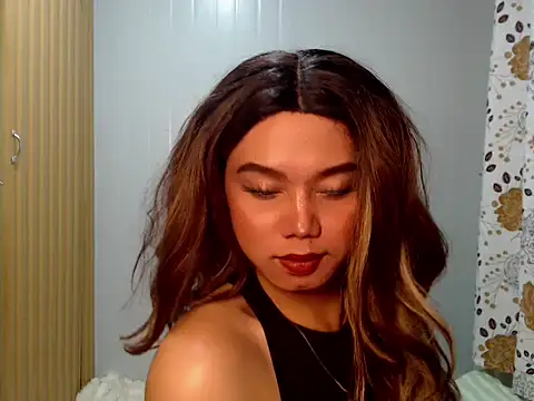 Snapshot of KathRouge chatting on 02.04.26 KathRouge online show from 02.04.26