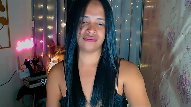 Lorainnelustts online show from 02.13.26