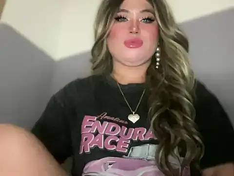 Snapshot of Naughtyrosecum chatting on 10.03.25 Naughtyrosecum online show from 10.03.25