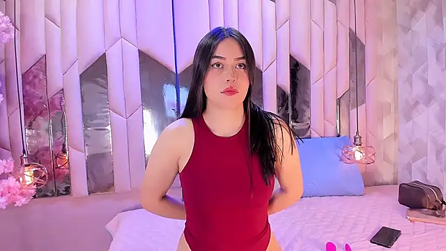 HannaCollins  online show from 04.07.26