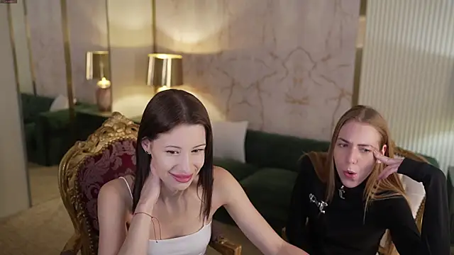 Snapshot of Selena_Glow chatting on 09.08.25 Selena Glow online show from 09.08.25