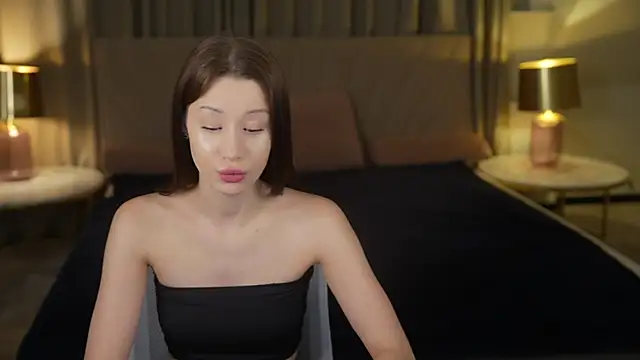 Snapshot of Selena_Glow chatting on 09.14.25 Selena Glow online show from 09.14.25