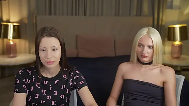 Snapshot of Selena_Glow chatting on 09.16.25 Selena Glow online show from 09.16.25