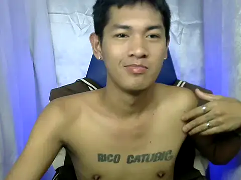 Snapshot of riks_tyler chatting on 10.16.25 riks tyler online show from 10.16.25