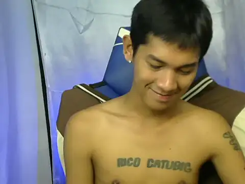 Snapshot of riks_tyler chatting on 10.19.25 riks tyler online show from 10.19.25