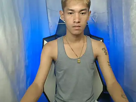 Snapshot of riks_tyler chatting on 11.06.25 riks tyler online show from 11.06.25