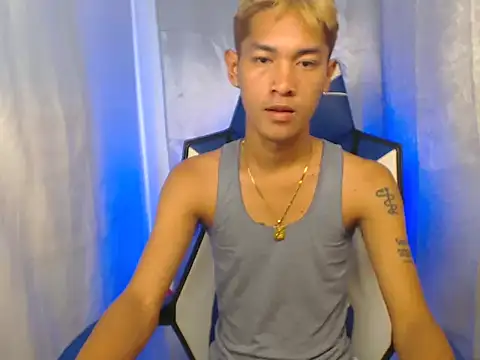 Snapshot of riks_tyler chatting on 11.07.25 riks tyler online show from 11.07.25