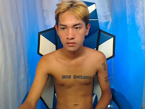 Snapshot of riks_tyler chatting on 11.27.25 riks tyler online show from 11.27.25