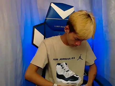 Snapshot of riks_tyler chatting on 11.30.25 riks tyler online show from 11.30.25