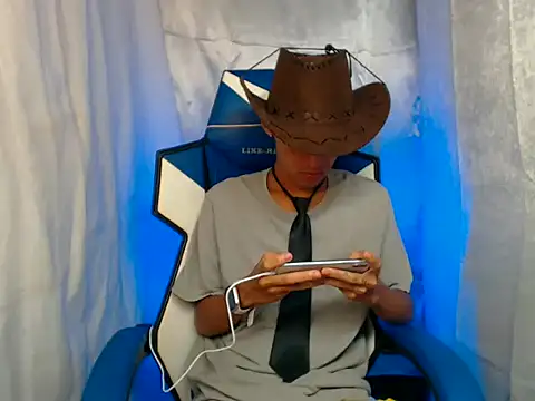 Snapshot of riks_tyler chatting on 12.04.25 riks tyler online show from 12.04.25