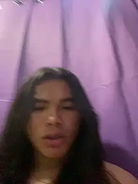 Snapshot of urgirljane chatting on 04.28.26 urgirljane online show from 04.28.26