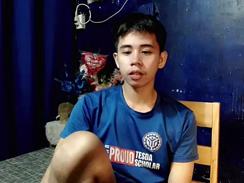 Snapshot of urasianbigcock chatting on 11.04.25 urasianbigcock online show from 11.04.25