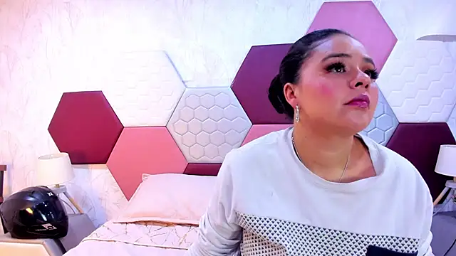 Snapshot of ArielleWilde chatting on 11.28.25 ArielleWilde online show from 11.28.25