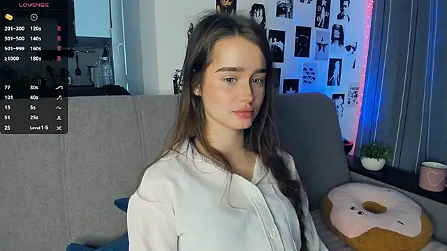 Snapshot of lovelyalivia chatting on 11.05.25 lovelyalivia online show from 11.05.25