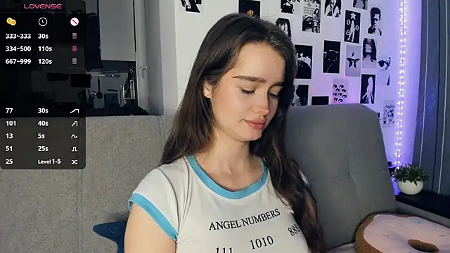 Snapshot of lovelyalivia chatting on 12.03.25 lovelyalivia online show from 12.03.25