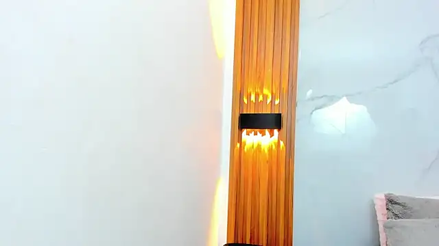 Snapshot of IsabellaMonet chatting on 12.16.25 IsabellaMonet online show from 12.16.25