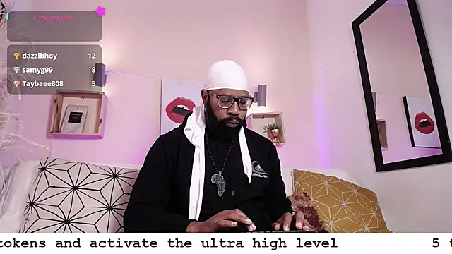 Snapshot of King_Malik chatting on 09.10.25 King Malik online show from 09.10.25