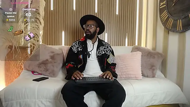 Snapshot of King_Malik chatting on 09.23.25 King Malik online show from 09.23.25