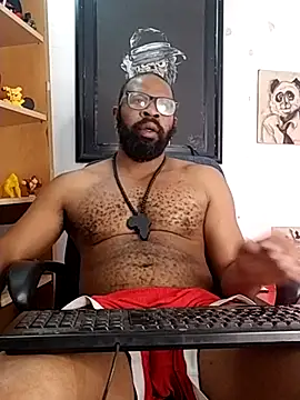 Snapshot of King_Malik chatting on 10.30.25 King Malik online show from 10.30.25